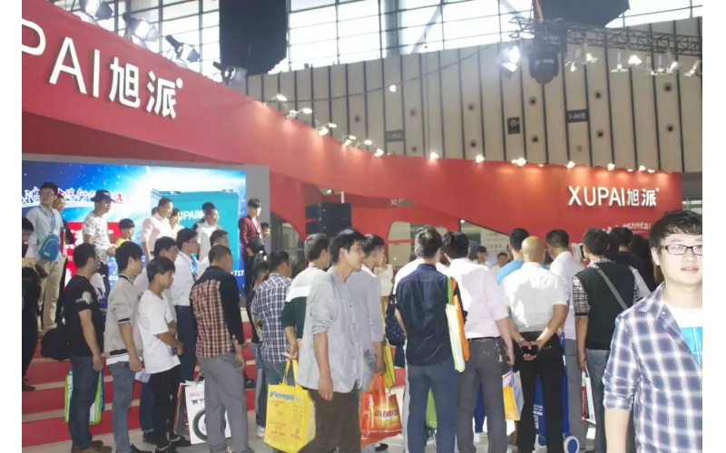 人！從！眾！2015南京展開展第一天，旭派展臺除了人還是人！